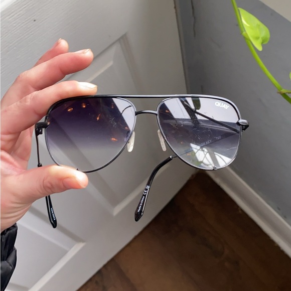 Quay Australia Black Gradient Glasses - Picture 7 of 7